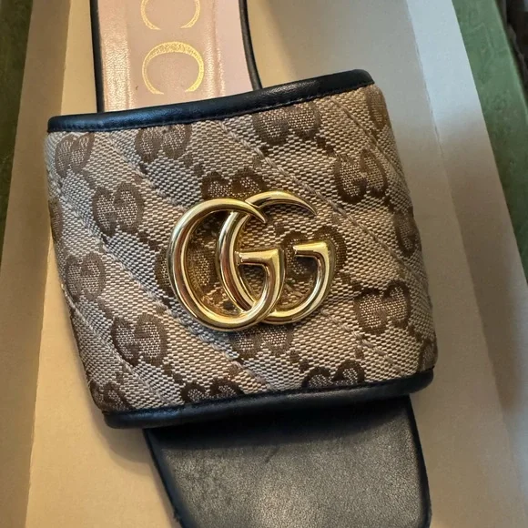 Gucci Women's Brown Slide Sandals - Picture 3 of 5